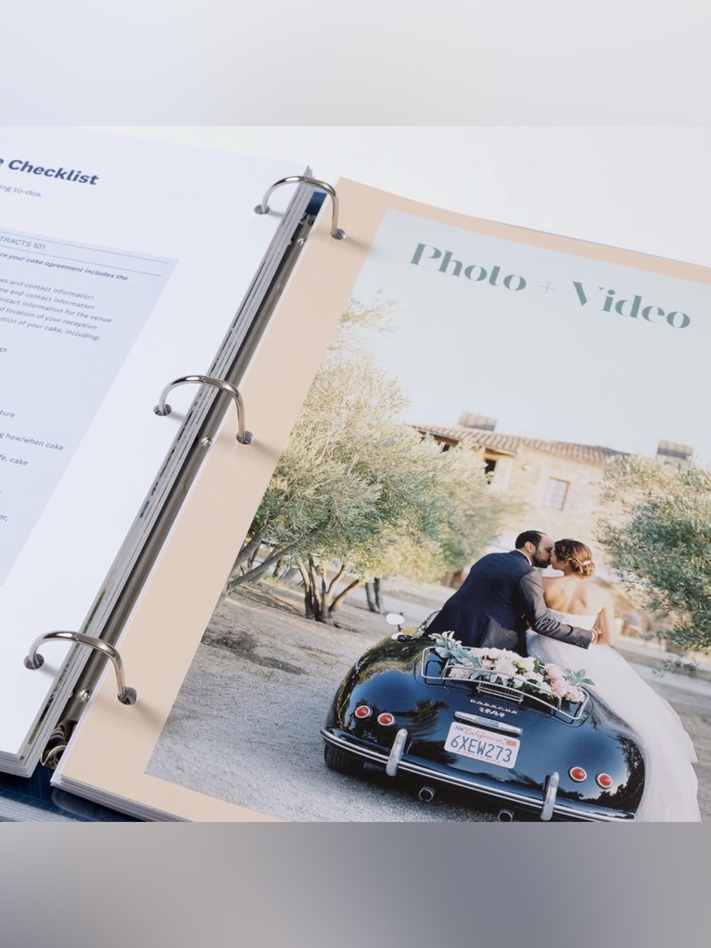 THE KNOT NWOT ULTIMATE WEDDING PLANNER AND ORGANIZER - Picture 3 of 7